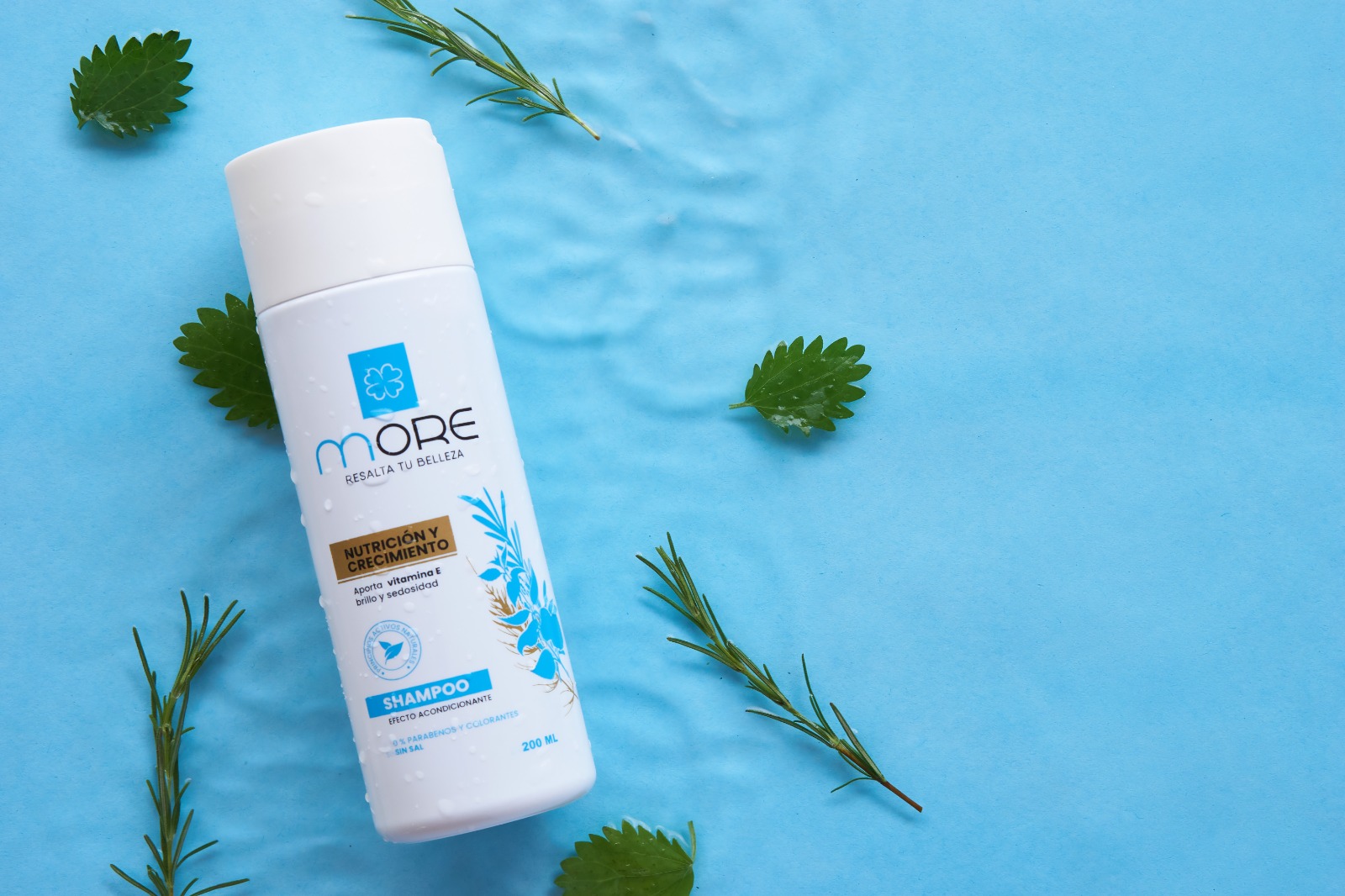 Shampoo MORE sobre agua con hierbas naturales